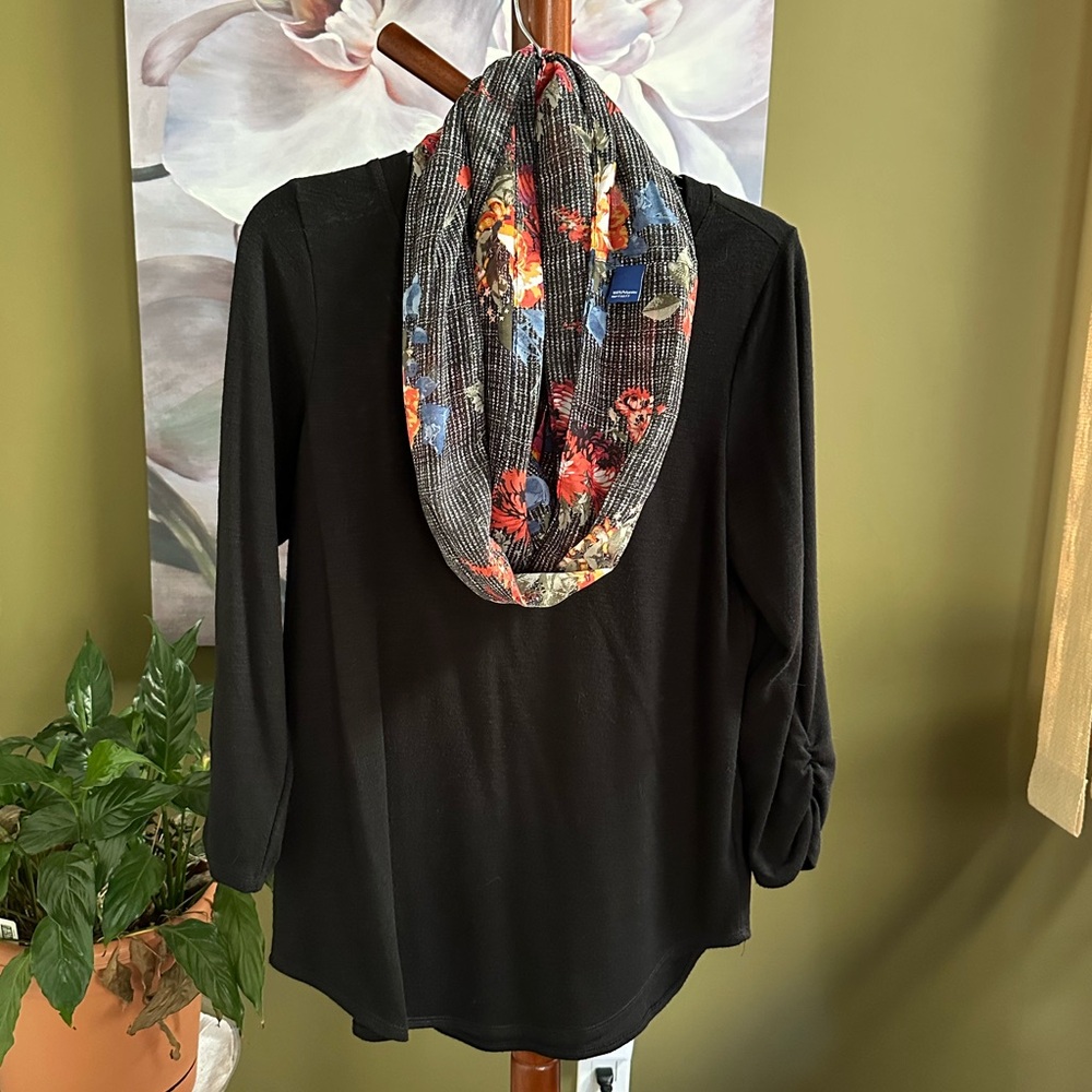 Apt. 9 Black 3/4 Long Sleeve Top w/ Floral Infinity Scarf Size M Like New